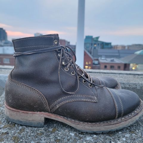 View photo of White's MP-Sherman Toe Cap in Horween Olive Waxed Flesh