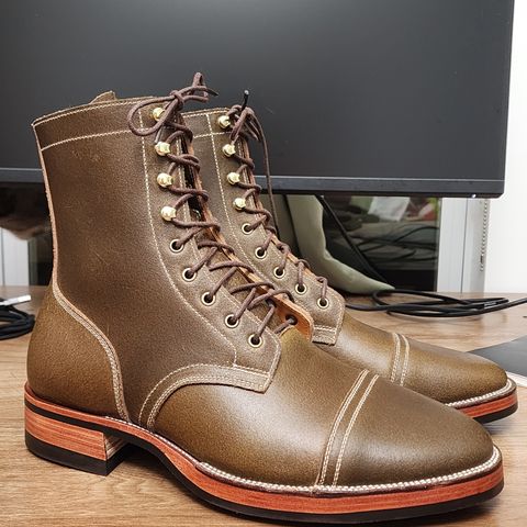 Imperium Radical in Horween Olive Waxed Flesh