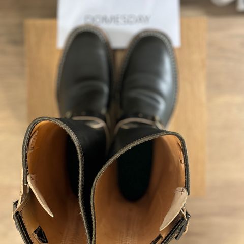 Wesco Boss Engineer Boot in Horween Dark Olive Waxed Flesh