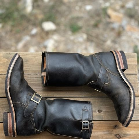 Wesco Boss Engineer Boot in Horween Dark Olive Waxed Flesh