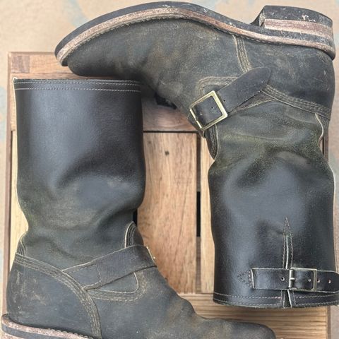 Wesco Boss Engineer Boot in Horween Dark Olive Waxed Flesh