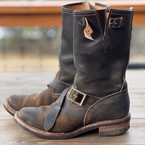 Wesco Boss Engineer Boot in Horween Dark Olive Waxed Flesh
