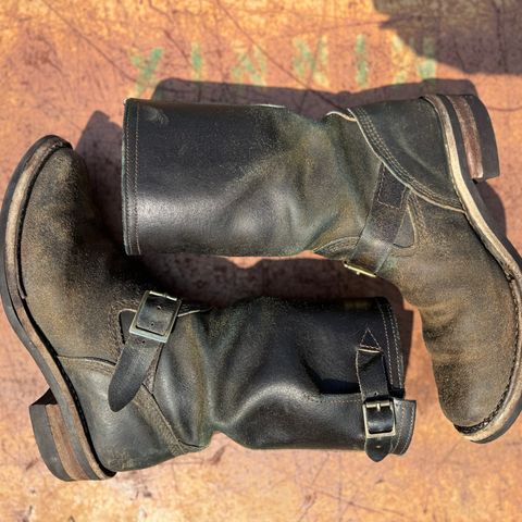 Wesco Boss Engineer Boot in Horween Dark Olive Waxed Flesh