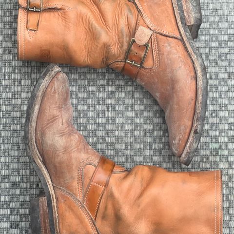 Wesco Boss Engineer Boot in Horween Natural Essex