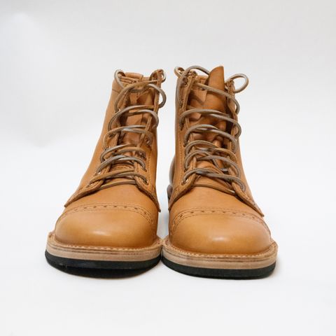 Wesco Hendrik in Horween Natural Essex
