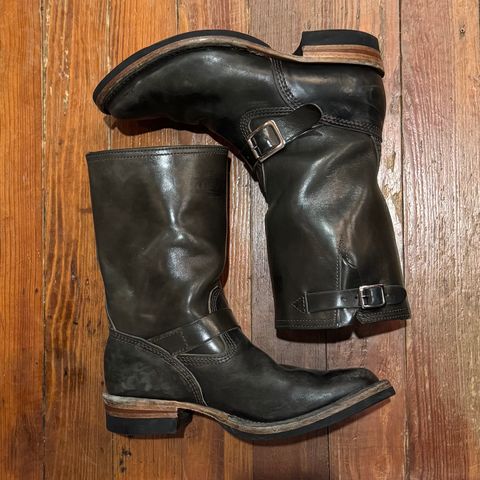 Wesco Mister Lou in Maryam Petrolio Waxed Black Horsehide