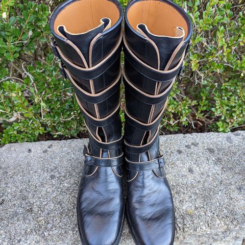 Benzein The Hanker Tanker Boots in Horween Horsehide Overdyed Black