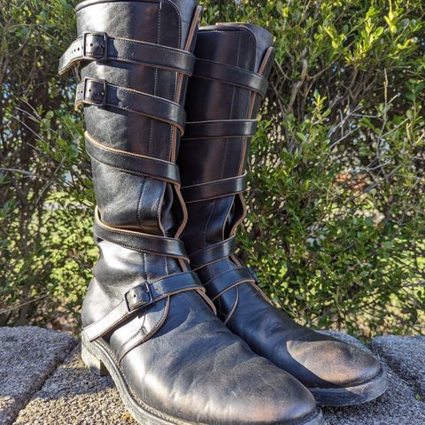 Benzein The Hanker Tanker Boots in Horween Horsehide Overdyed Black