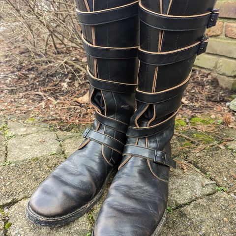 Benzein The Hanker Tanker Boots in Horween Horsehide Overdyed Black