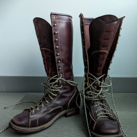 Willie's Handmade Boots Unlisted Model in S.B. Foot Black Cherry Excalibur