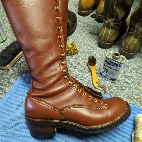 View photo of Wesco Highliner in Seidel Redwood Oil Tan