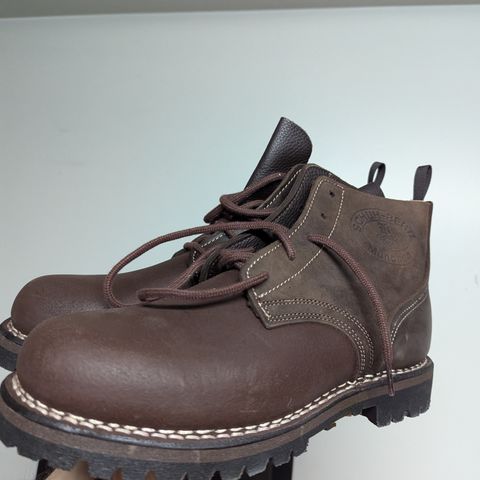 View photo of Schuh Bertl Stiefel Classic in Russian Leather