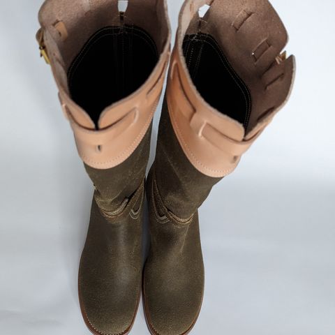 Unsung Renegade Cowboy in Wickett & Craig Olive H Latigo