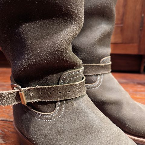 Unsung Renegade Cowboy in Wickett & Craig Olive H Latigo