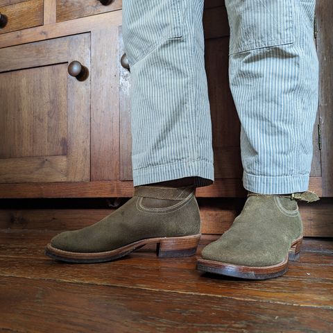 Unsung Renegade Cowboy in Wickett & Craig Olive H Latigo