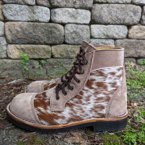 Jim Green Numzaan in Jim Green / Hair-on-hide