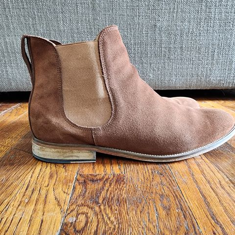 Bomberos Unlisted Model in Snuff Waterproof German Suede