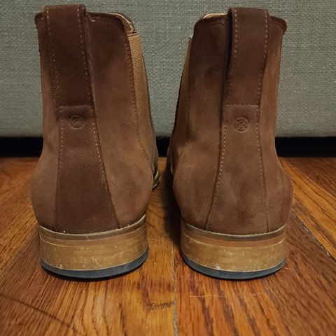Bomberos Unlisted Model in Snuff Waterproof German Suede