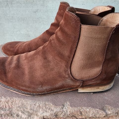 Bomberos Unlisted Model in Snuff Waterproof German Suede