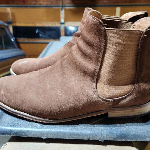 Bomberos Unlisted Model in Snuff Waterproof German Suede