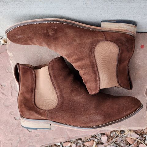 Bomberos Unlisted Model in Snuff Waterproof German Suede