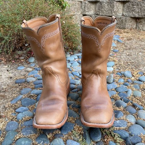 Rios of Mercedes Unknown Model in Horween Natural Chromexcel