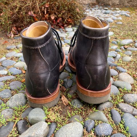 Sagara Cordmaster in Maryam Natural Horsebutt Overdyed Black