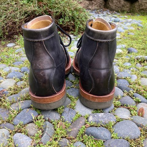 Sagara Cordmaster in Maryam Natural Horsebutt Overdyed Black