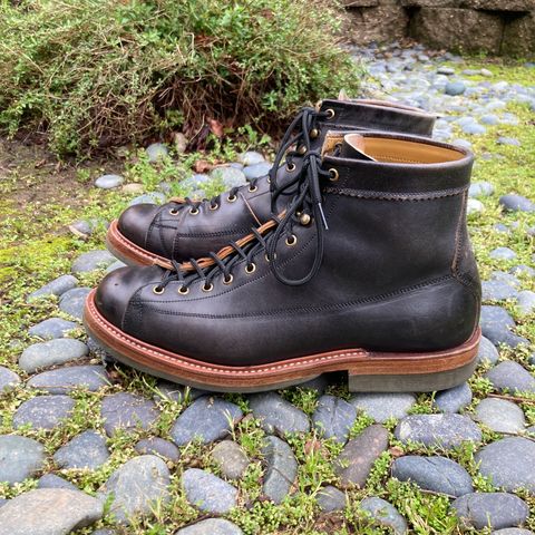 Sagara Cordmaster in Maryam Natural Horsebutt Overdyed Black