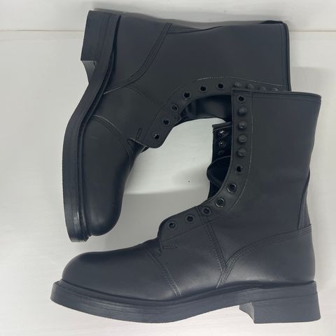 View photo of Biltrite Climbers in Black Leather