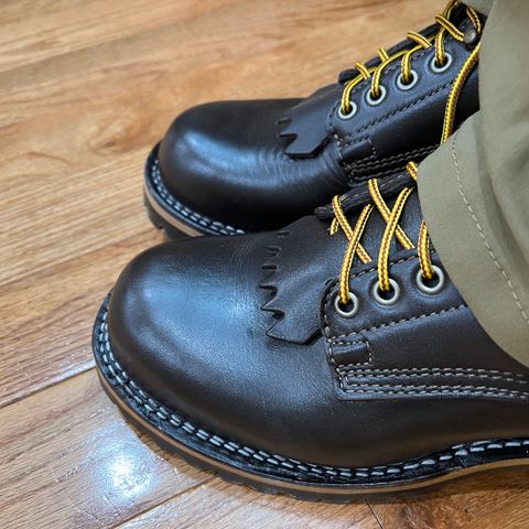 View photo of Drew's Boots 8-Inch Logger in Brown Smooth