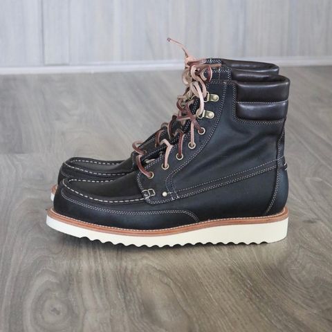 Grant Stone Field Boot in C.F. Stead Earth Waxy Commander Suede