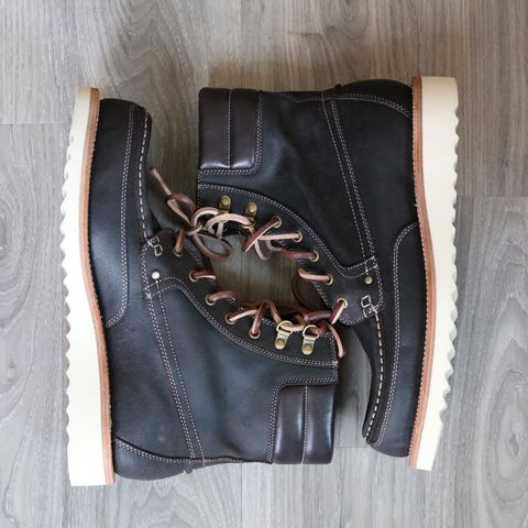 Grant Stone Field Boot in C.F. Stead Earth Waxy Commander Suede