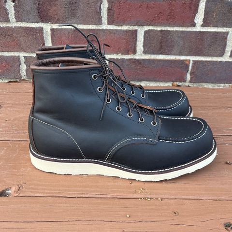 Red Wing 6-Inch Classic Moc in S.B. Foot Black Prairie