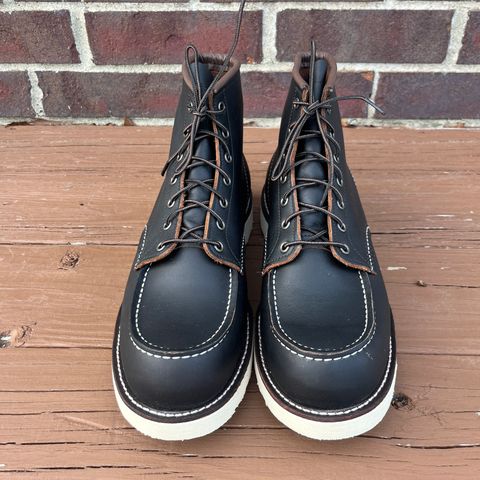 Red Wing 6-Inch Classic Moc in S.B. Foot Black Prairie