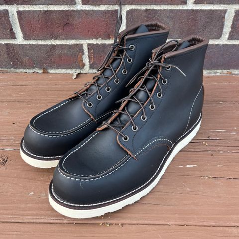 Red Wing 6-Inch Classic Moc in S.B. Foot Black Prairie