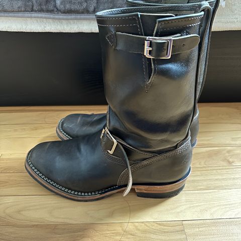 View photo of Wesco Mister Lou in Maryam Petrolio Waxed Black Horsehide