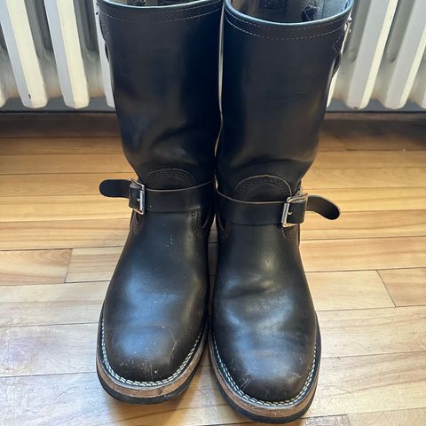 View photo of Wesco Mister Lou in Maryam Petrolio Waxed Black Horsehide