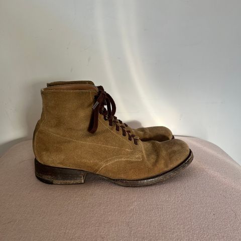 Yuketen Alan in Khaki Suede