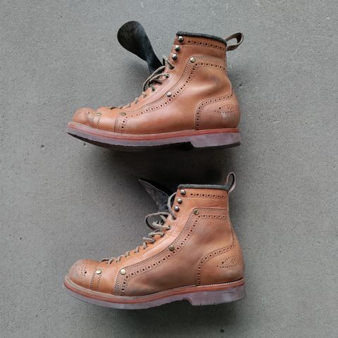 Tahura Edulis in Maryam Natural Horsebutt & Guidi Black Reverse Horsebutt