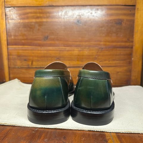 Grant Stone Traveler Penny in Horween Marbled Black Shell Cordovan