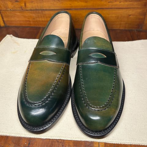 Grant Stone Traveler Penny in Horween Marbled Black Shell Cordovan