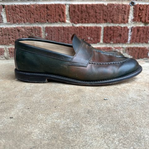 Grant Stone Traveler Penny in Horween Marbled Black Shell Cordovan