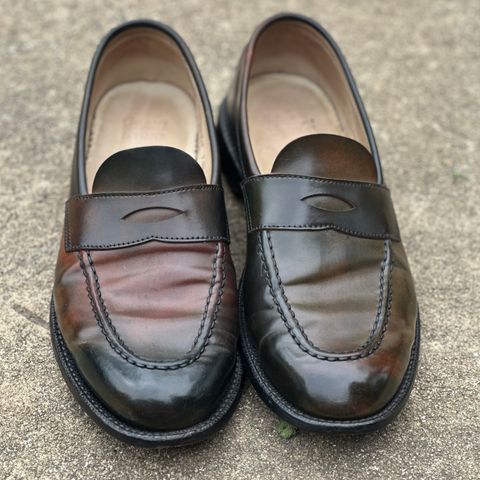 Grant Stone Traveler Penny in Horween Marbled Black Shell Cordovan
