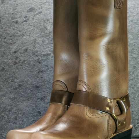 Wesco Harness in Horween Natural Chromexcel