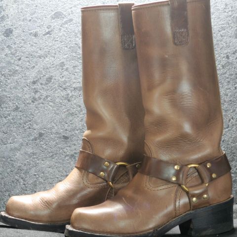 View photo of Wesco Harness in Horween Natural Chromexcel