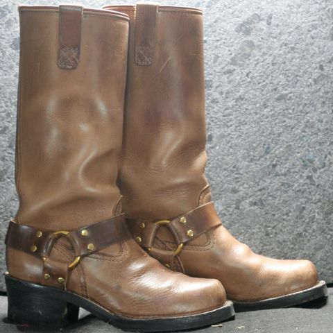 View photo of Wesco Harness in Horween Natural Chromexcel