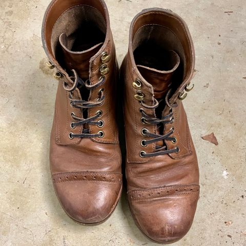 Oak Street Bootmakers Trench Boot in Horween Natural Chromexcel