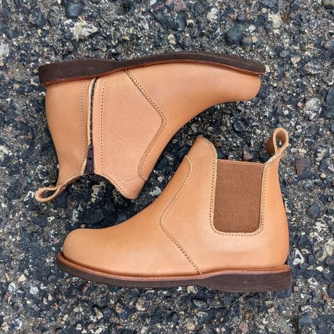Adelisa and Co. Viajero Chelsea Boot in Unknown Natural Veg Tan