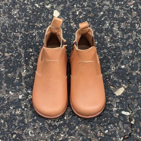 Adelisa and Co. Viajero Chelsea Boot in Unknown Natural Veg Tan